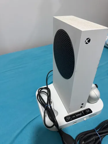 Xbox séries S 512gigas controle base e cabos 