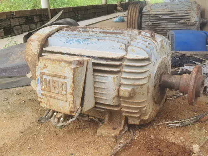 Motor Weg trifásico 30cv baixa 6 polos.