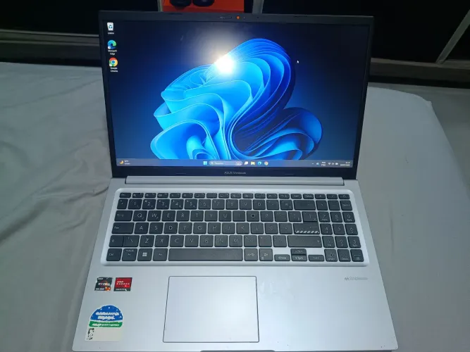 Notebook Asus Vivobook Ryzen 7 - 8gb RAM