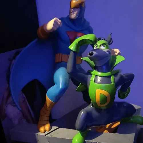 Hanna Barbera Estátuas Falcão Azul e Bionicão MEGA RAROS