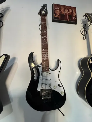 Guitarra Ibanez Black Flower Inlay - Steve Vai Signature