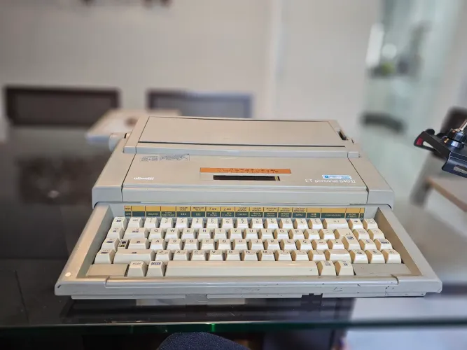 Máquina de escrever elétrica Personal 540 II