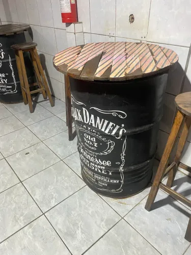Tonéis para bar 