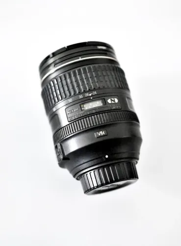 lente Nikon 24-120 f4 serie N