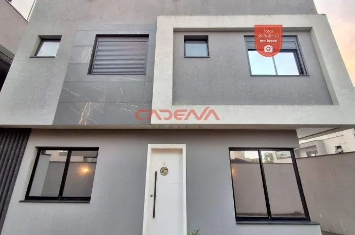 Sobrado com 3 quartos e 2 vagas para aluguel no Uberaba