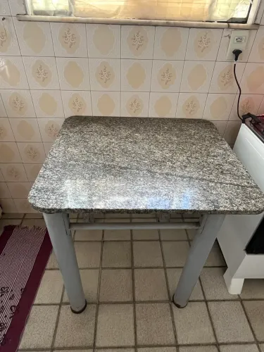 Mesa de mármore 