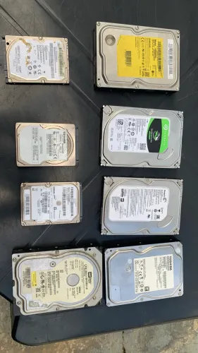 8 HDS 1 de 1TB e 3 HDS DE 500gb