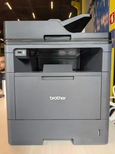 Brother Dcp L5502DN - usada funcionando