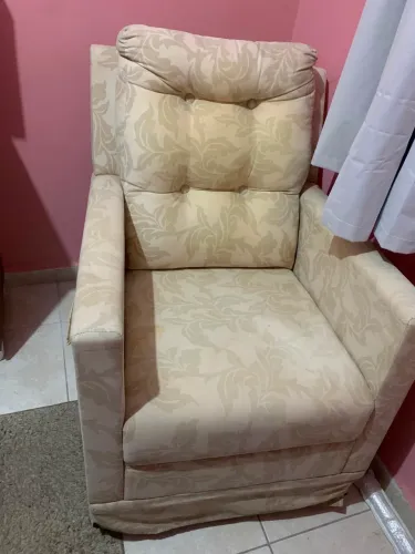 POLTRONA DE AMAMENTAÇÃO