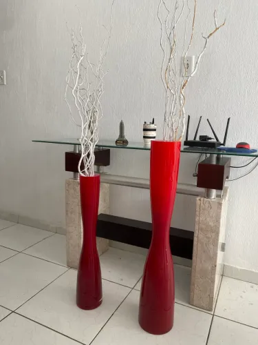 02 vasos de chão vermelho