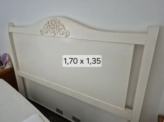 Cabeceira de casal estilo Provençal em madeira maciça - laca branca