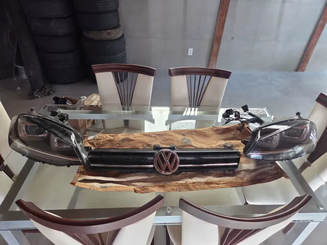 Par farol golf gti mais grade golf tsi que acompanha friso
