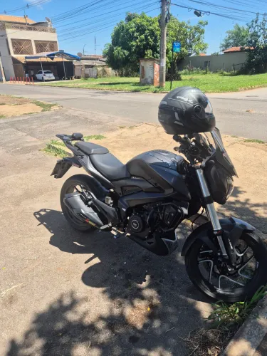 Vendo moto impecável, com só 8 mil km rodados.