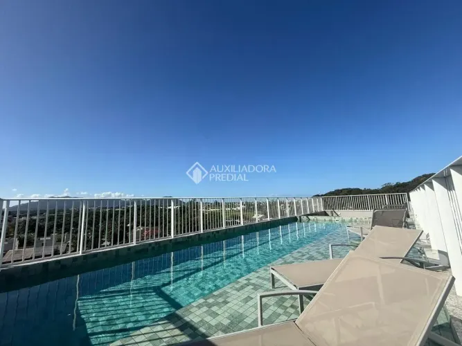 Imóvel para venda possui 69 metros quadrados com 2 quartos em Ribeirão da Ilha - Florianóp