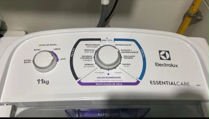 Máquina de lavar roupa 11kg Electrolux Essencial Care - perfeito estado 