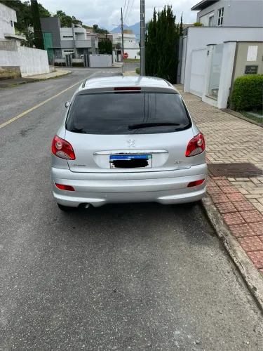 Peugeot 207 XR 1.4 Flex 8V 3P 2013