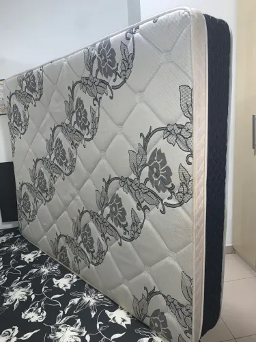 Vendo colchão em perfeito estado. Única dona 