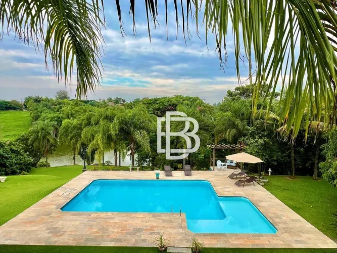 Chácara com fundo para o lago!