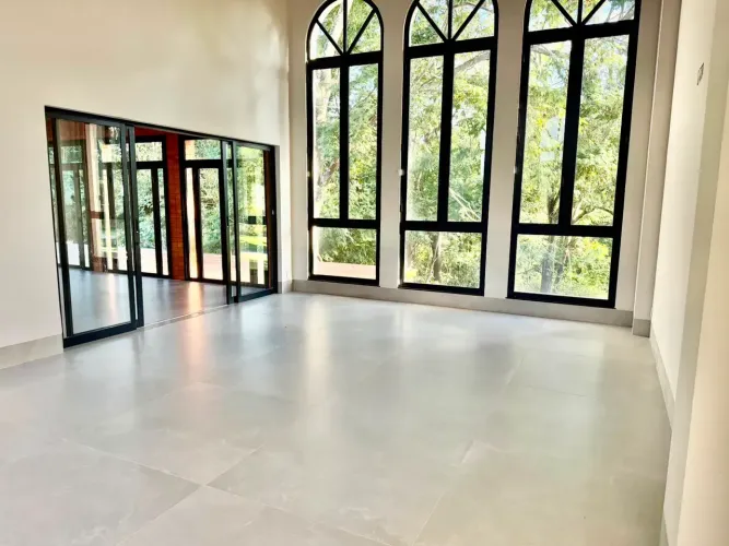 Térrea para venda com 370 metros quadrados com 4 quartos, terreno 1680 m2, oportunidade