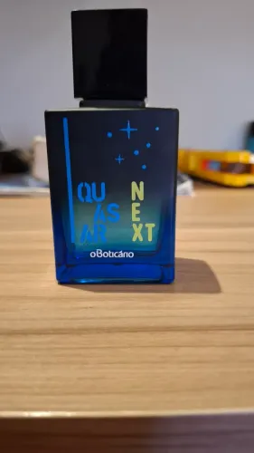 Perfume quasar next O boticário, vem na caixinha