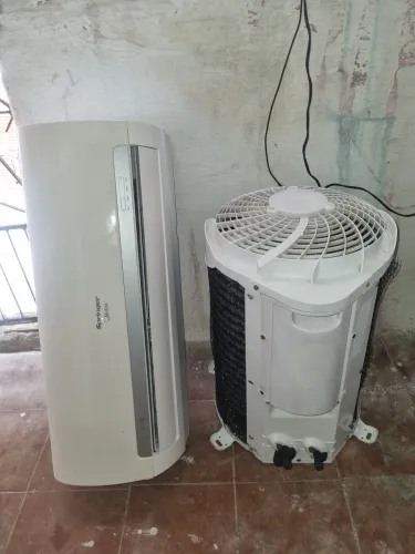 VENDO AR 9 MIL BTUS COM INSTALAÇÃO INCLUSA 