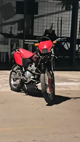 Vendo ou troco XR tornado 250 . moto impecável