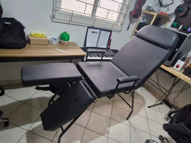 Maca Estética Reclinável Bi-perna Preta - Excelente Estado