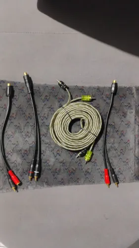 Temos cabos y 10 reais e RCA 28 reais pra retirar no local