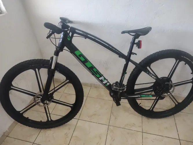 GTS m1 aro 29 maguinerzio <br>BAlumínio <br>Freio hidráulico k 7<br>2.500,00