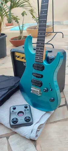 Guitarra Yamaha vintage de 90