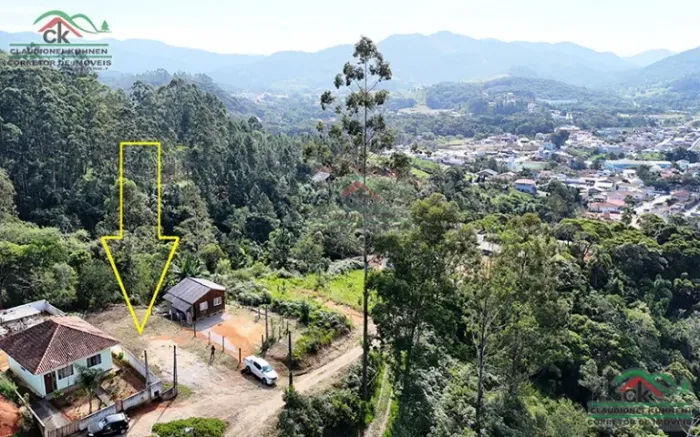 Terreno com belo visual, energia elétrica e água instalados em Santo Amaro