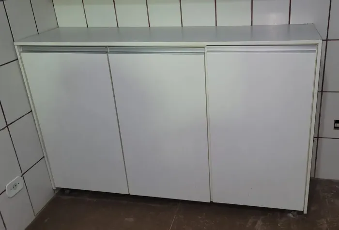 Gabinete espaçoso madeira mdf