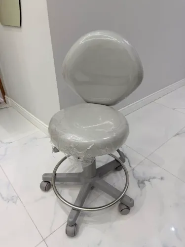 Mocho/ cadeira (dentista)