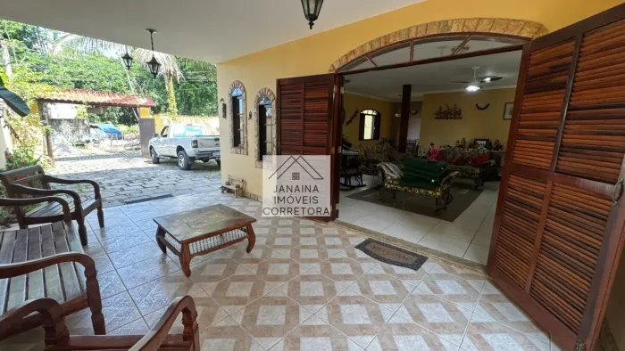 Casa à venda em condomínio com 6 suítes no Iconha - Guapimirim - RJ