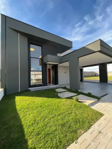OPORTUNIDADE! BAIXOU O VALOR! Linda casa c/ 3 suítes a venda no Cond. Pérola do Vale em Tr