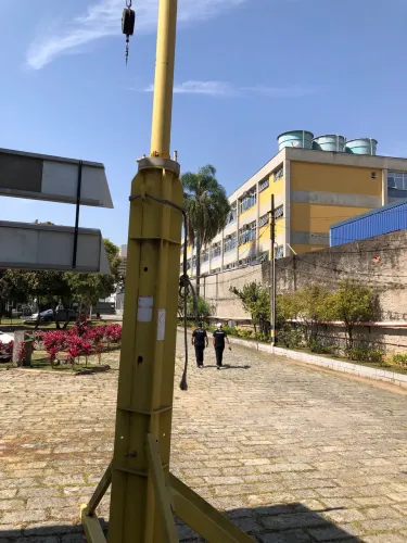Braço giratório 6 metros altura com talha