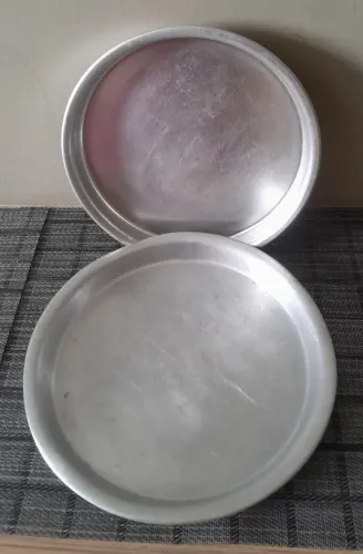 02 Formas de Pizza pequenas (22 cm e 24 cm de Diâmetro)  (R$ 35)