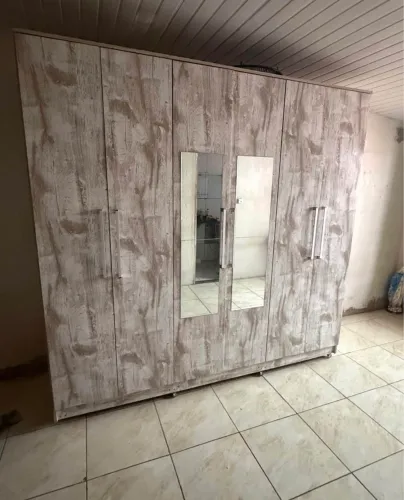 Guarda Roupa de 6 portas