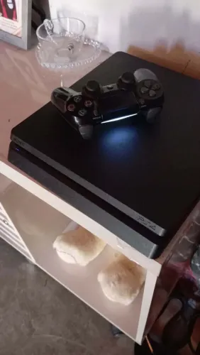 Vendo um PS4 em estado de novo ou troco caixa Bob!