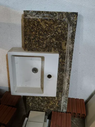 Pia banheiro com pedra