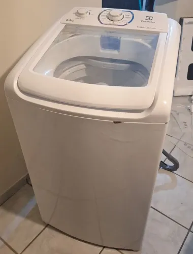Máquina de lavar roupas eletrolux