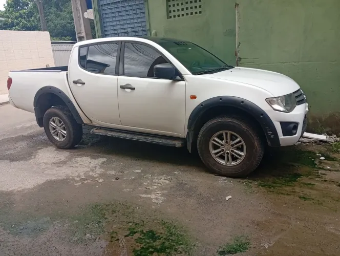Mitsubishi L200 Triton GLX 3.2 CD TB Int.diesel MEC 2013