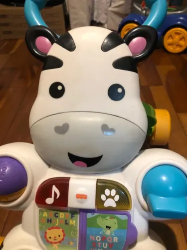 Andador Fisher Price ( ajudou o meu bebê a andar em uma semana)