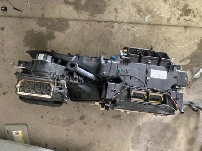 Caixa De Ventilação (8k1820005bd) Audi Q5 2009 / 2012