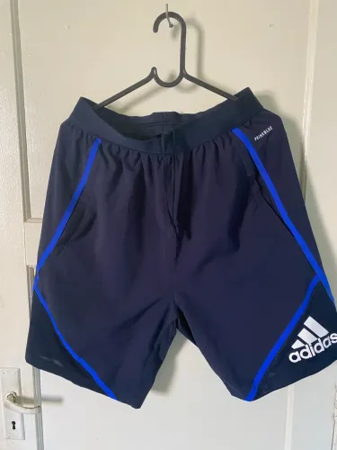 Bermuda short adidas TAM P veste 38 ao 40 seminova 