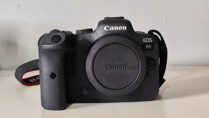 Canon R