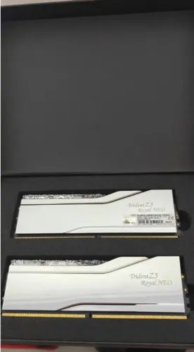 Kit Memória DDR5 G.Skill Trident Z5 Royal Neo RGB 32GB (2x16GB) 6000MHz CL28