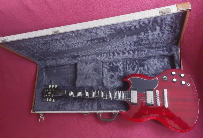 Guitarra Epiphone SG-400 PRO c/ hardcase
