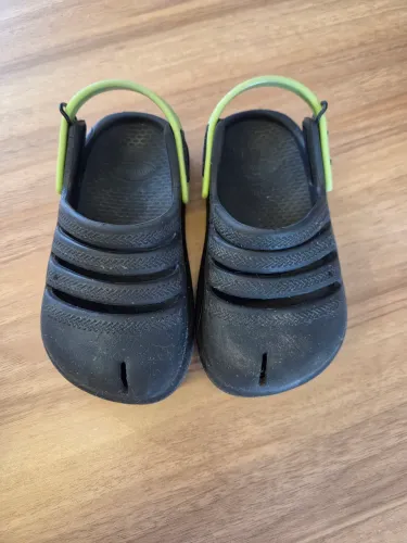Havaianas infantil tipo crocs 