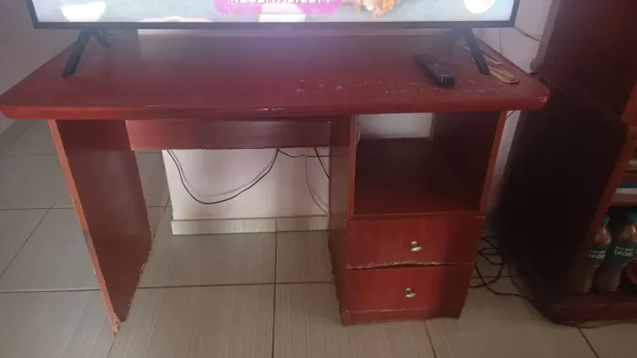 Mesa pra computador/escrivaninha usada